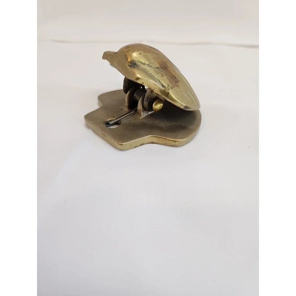 Vintage Solid Brass Metal Clamshell Scallop Shell Letter Towel‎ Holder Heavy